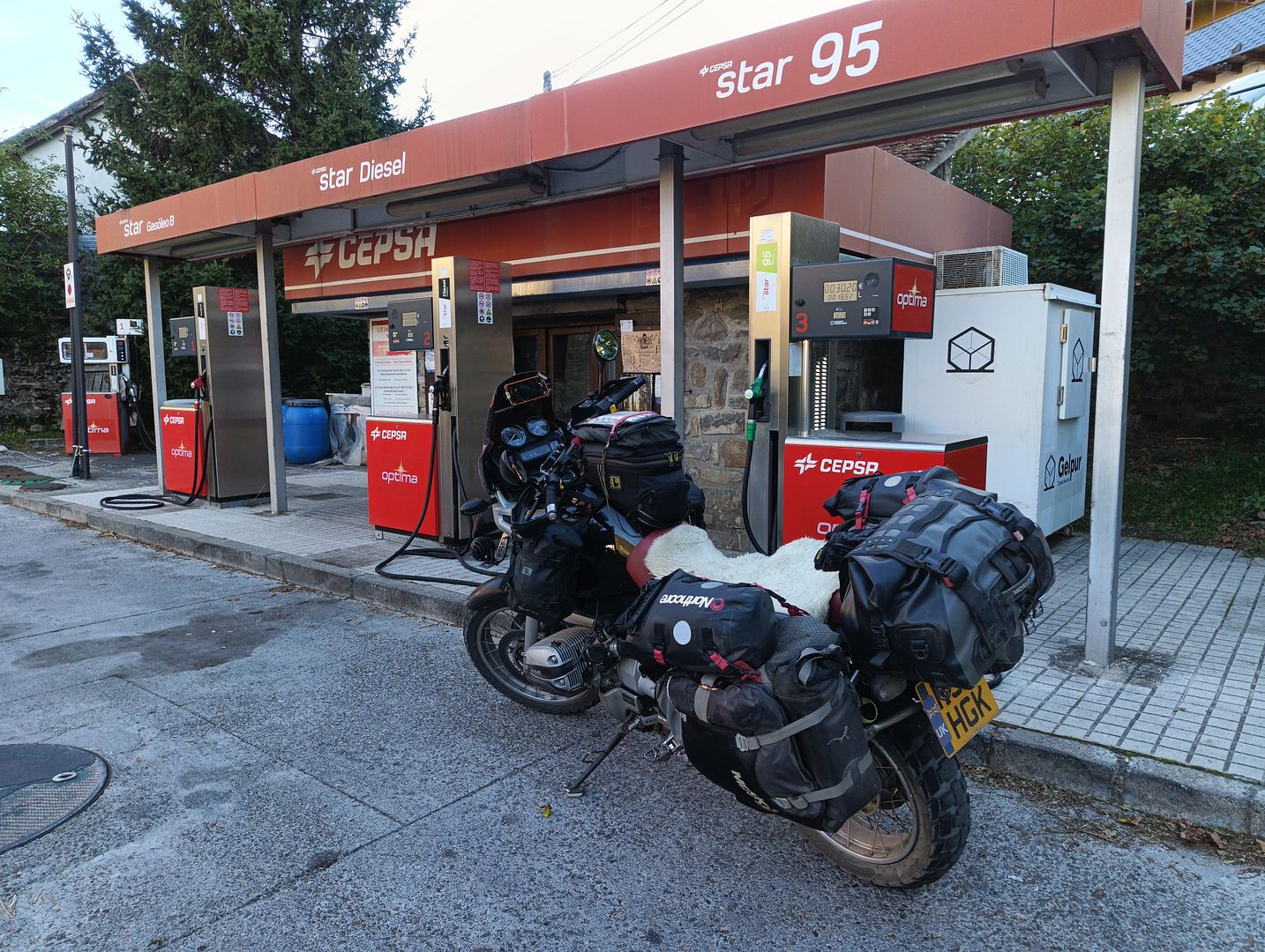 d5ebd195-ac7d-4e3e-98d5-354651a88fd9.jpg