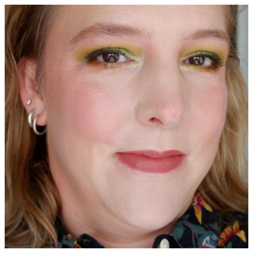 essence soft touch review swatch bronzer 10 whipped buttercup blush 40 roses in berry highlight 10 soft glaze fair skin drugstore makeup look application