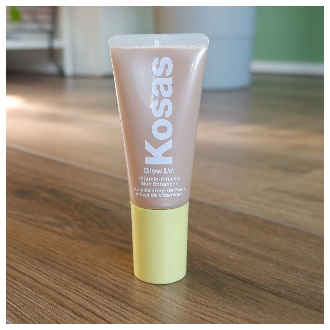 kosas glow iv glowy primer vitamin infused skin enhancer review swatch makeup look application dry skin sensitive skin