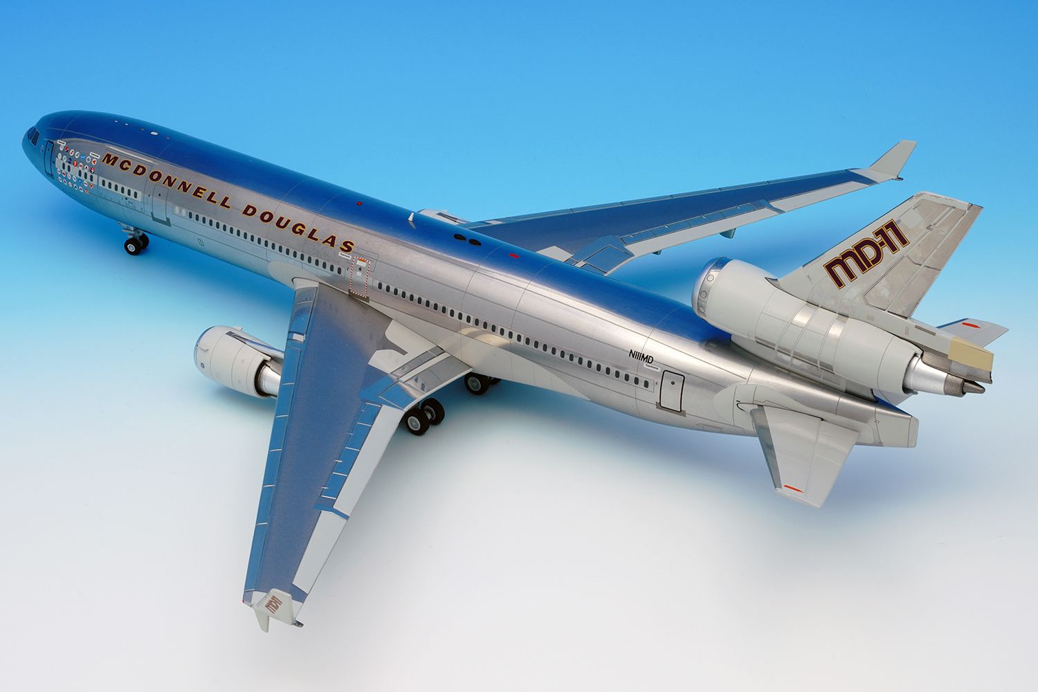 SQ Wings McDonnell Douglas MD-11 Prototype, L2105 - DA.C