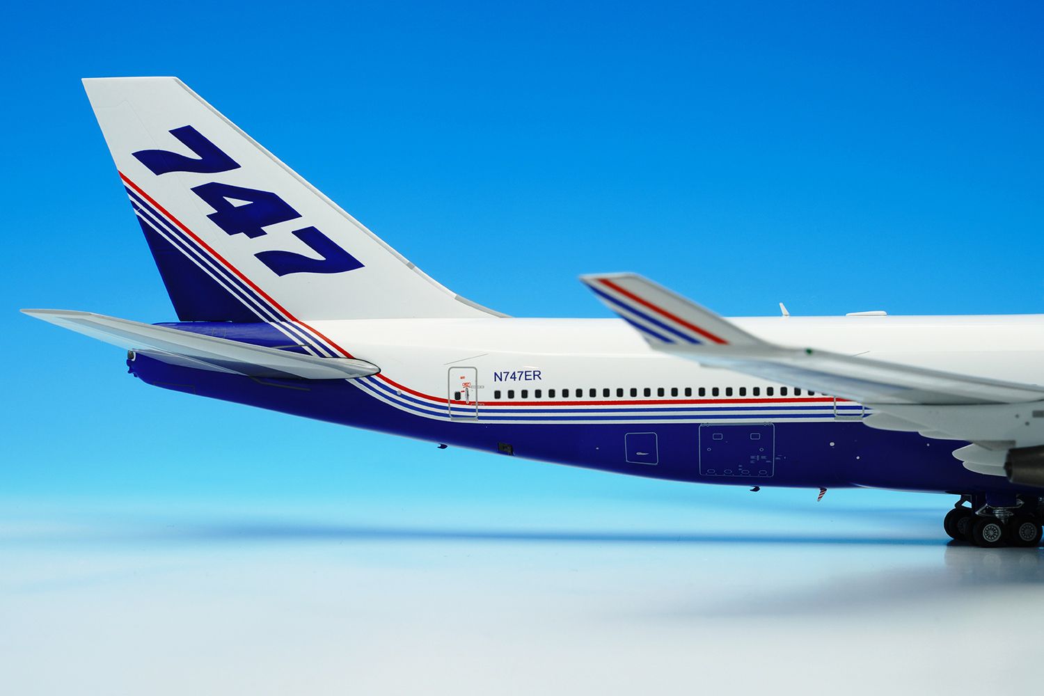 SQ Wings B747-400ER House Color N747ER, Item L2101 - DA.C