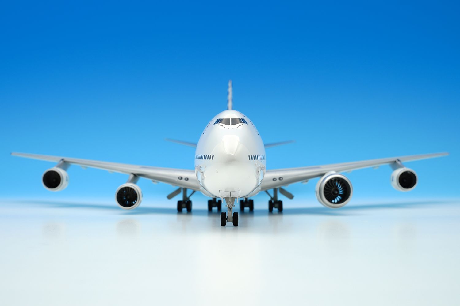 Inflight200 B747-200 N787RR Rolls-Royce IF742RR787 - DA.C