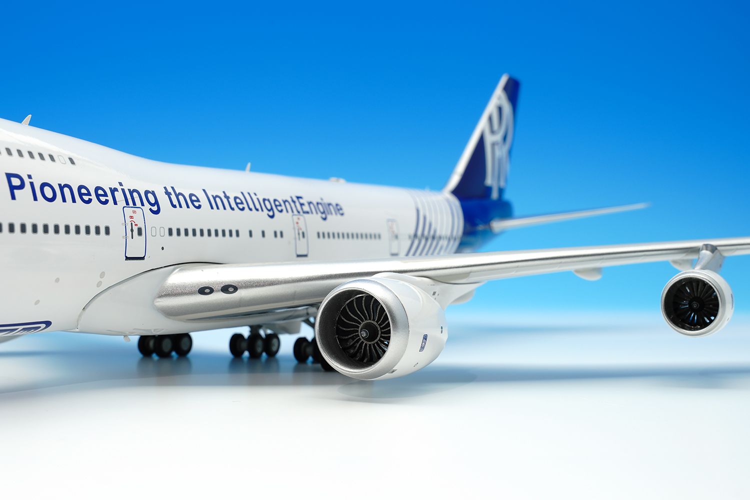 Inflight200 B747-200 N787RR Rolls-Royce IF742RR787 - DA.C