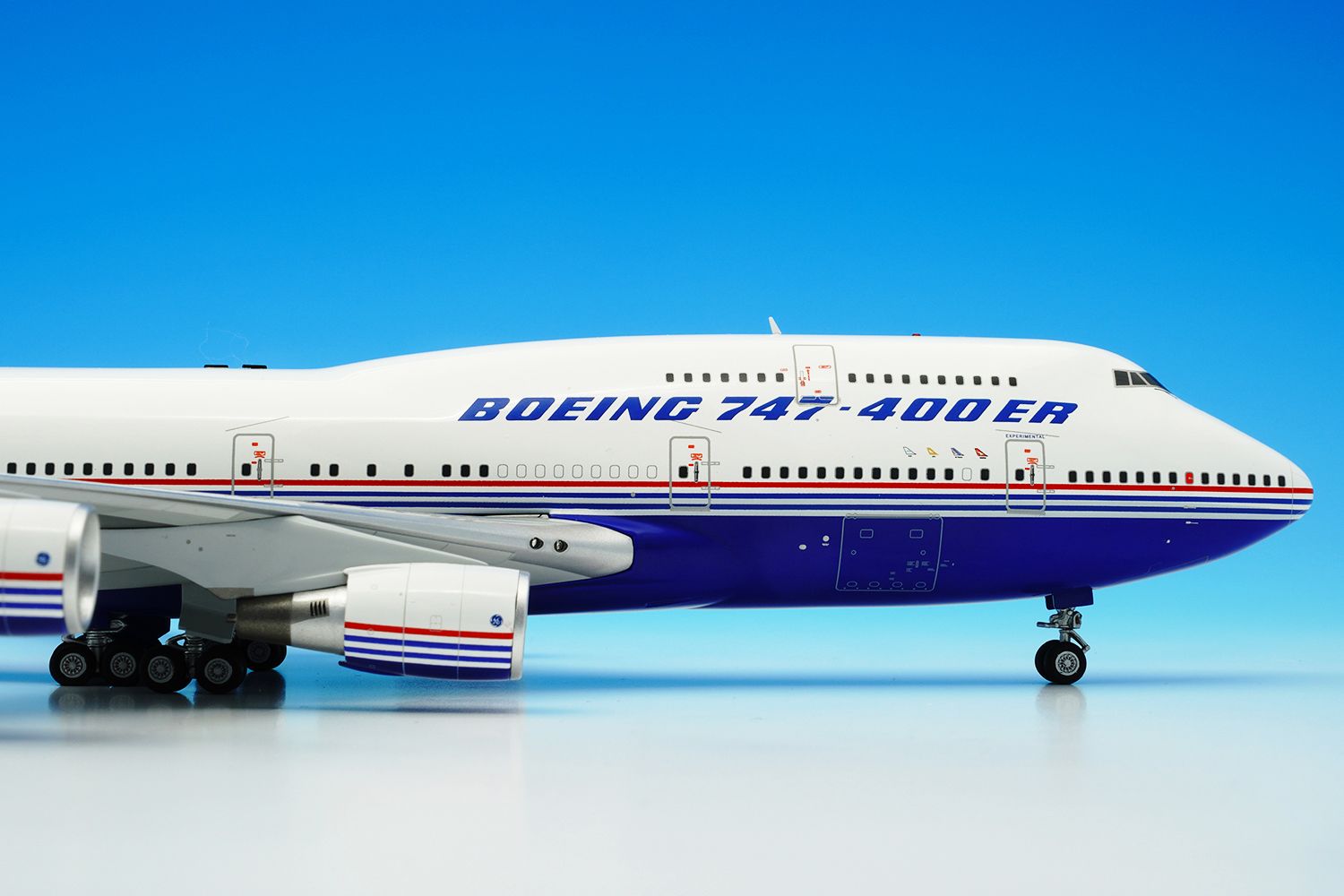 SQ Wings B747-400ER House Color N747ER, Item L2101 - DA.C