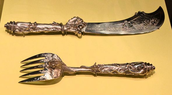 Silver fish servers - 1847