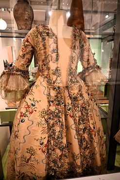 Formal Gown, robe a la francaise, 1765 (1)