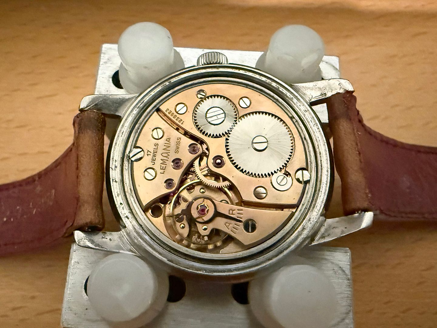 Montrez vos Lemania calibre 3000 5b4f5ec0-1ca6-473c-8ede-d22865c05bf8