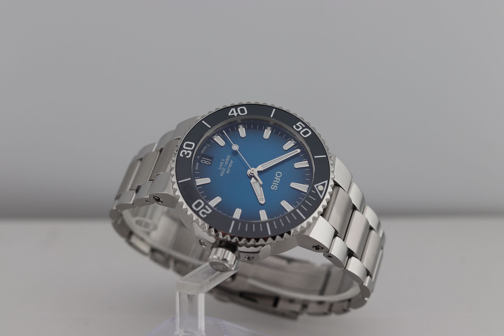 Oris 41.5mm Aquis Date Calibre 400 Blue Dial Blue Bezel 7769 4135-07 - Full Set! Factory Warranty!