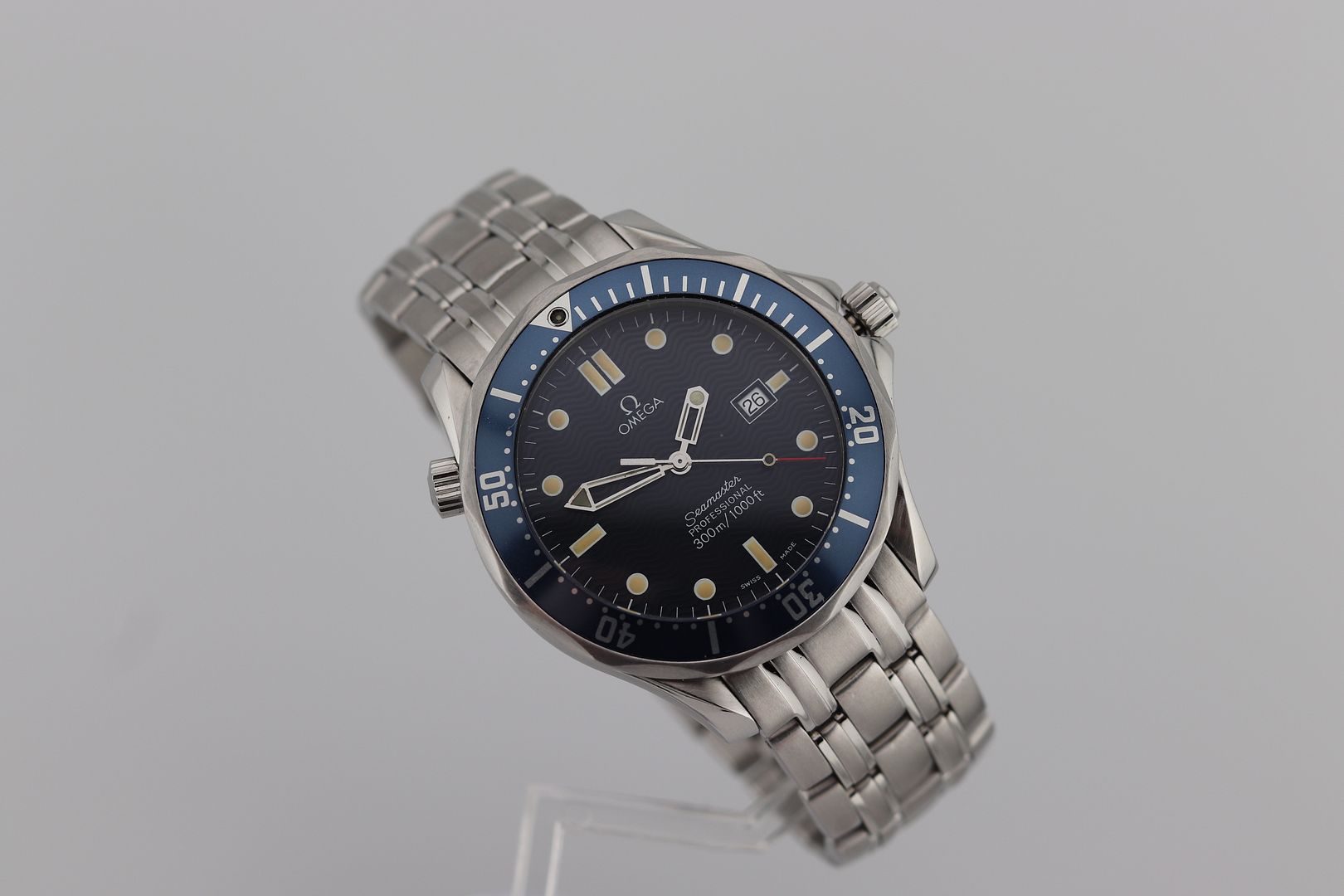 VTG Omega Seamaster Pro 300M Quartz SMP 2541.80 Blue Wave Dial OG Die Another Day Bond 007 Full Size 41mm - Box/Papers #3448