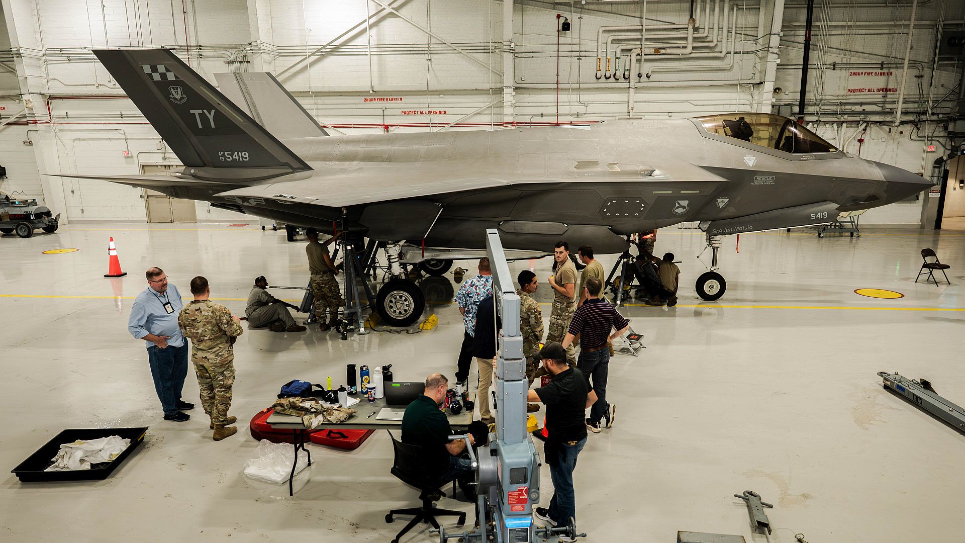 6cf32c48319a 6cf32c48319a