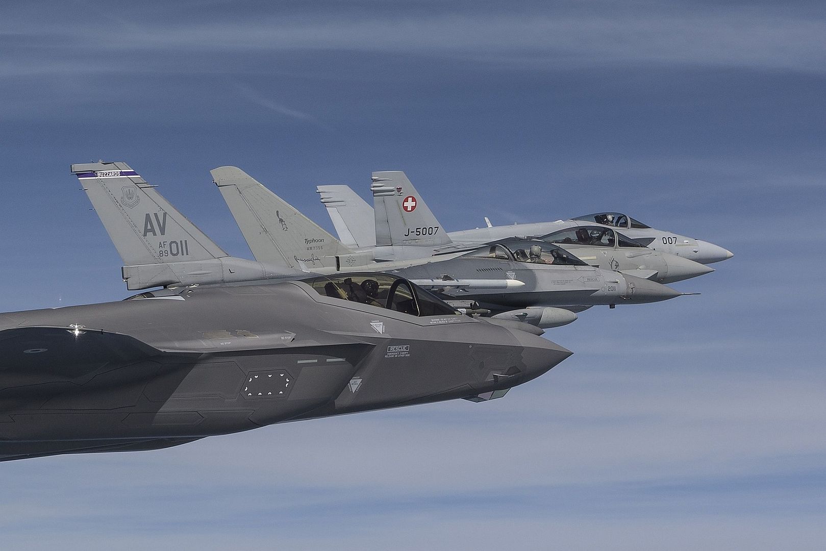 2dbb8d2a2dfc 2dbb8d2a2dfc