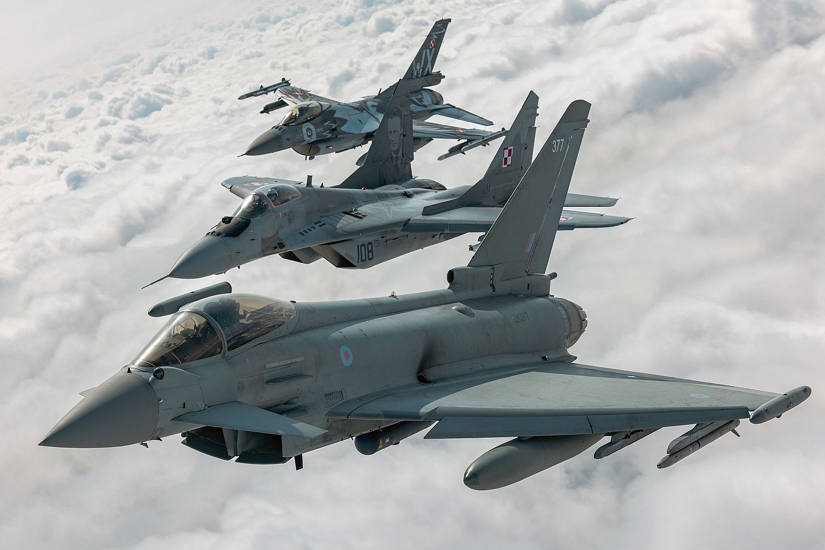 687c6a99c950 687c6a99c950