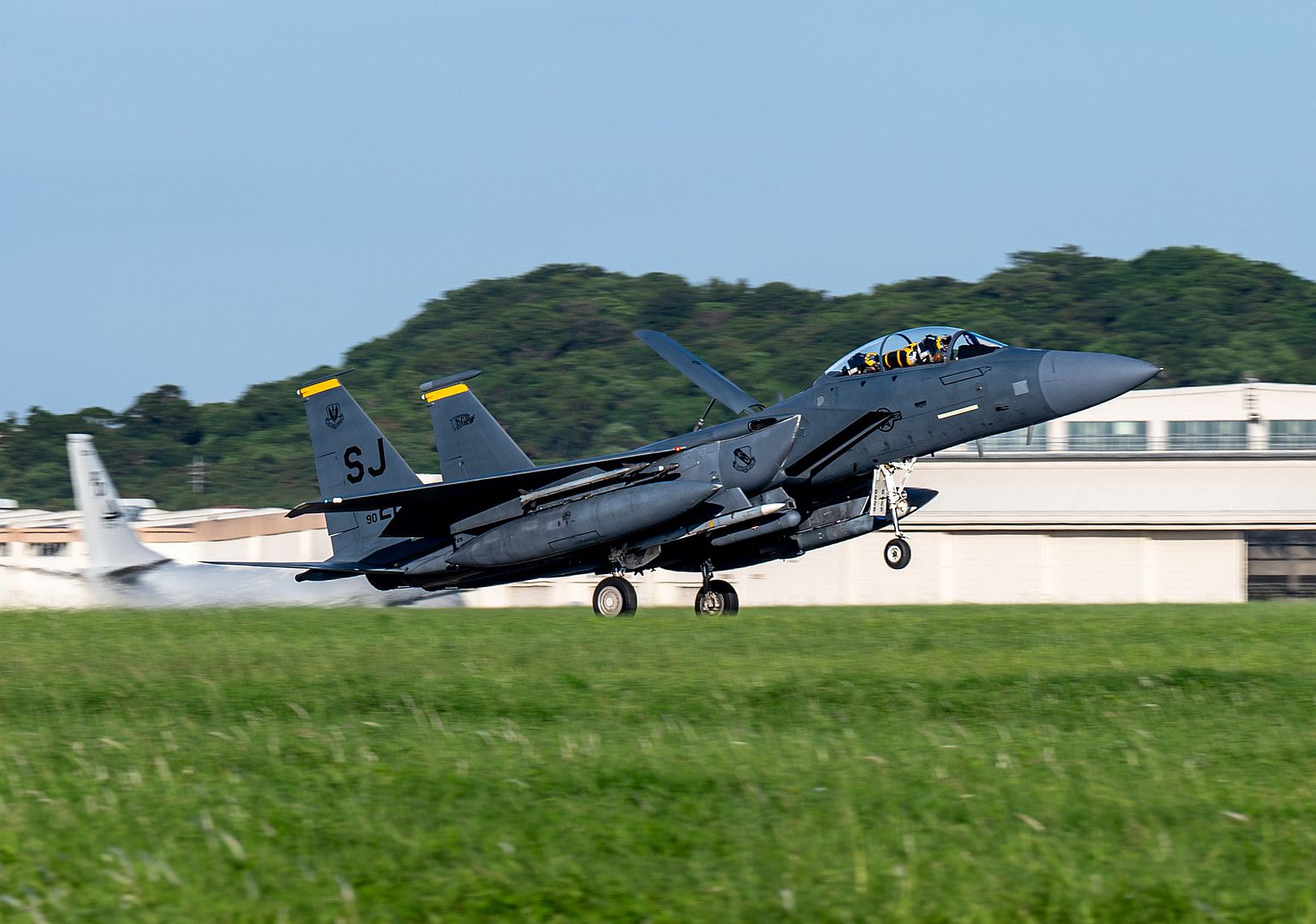 Ac68bcc8b90a Ac68bcc8b90a