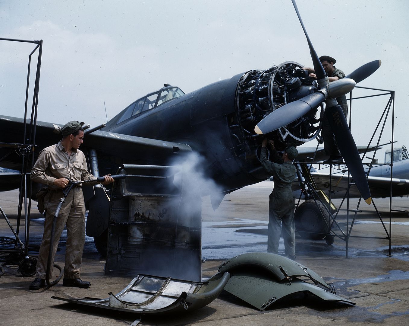 438f38cbdca4 438f38cbdca4