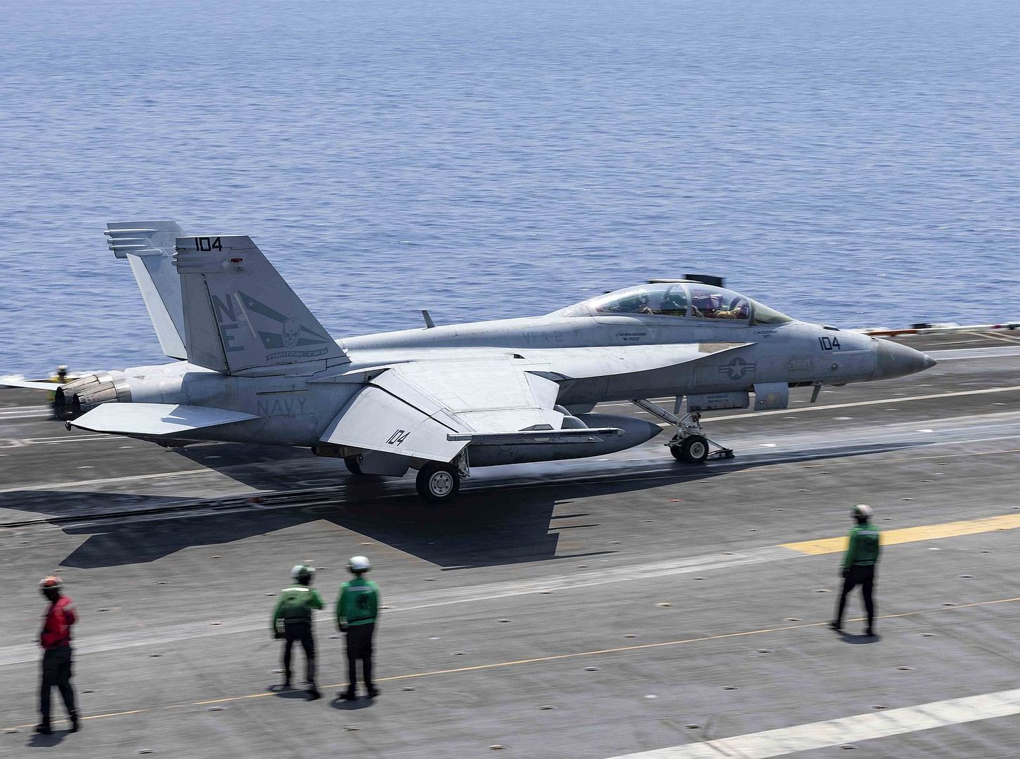 6b1a2aae7340 6b1a2aae7340