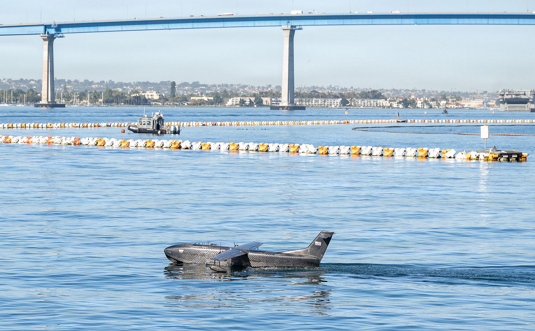 6458b100995b 6458b100995b