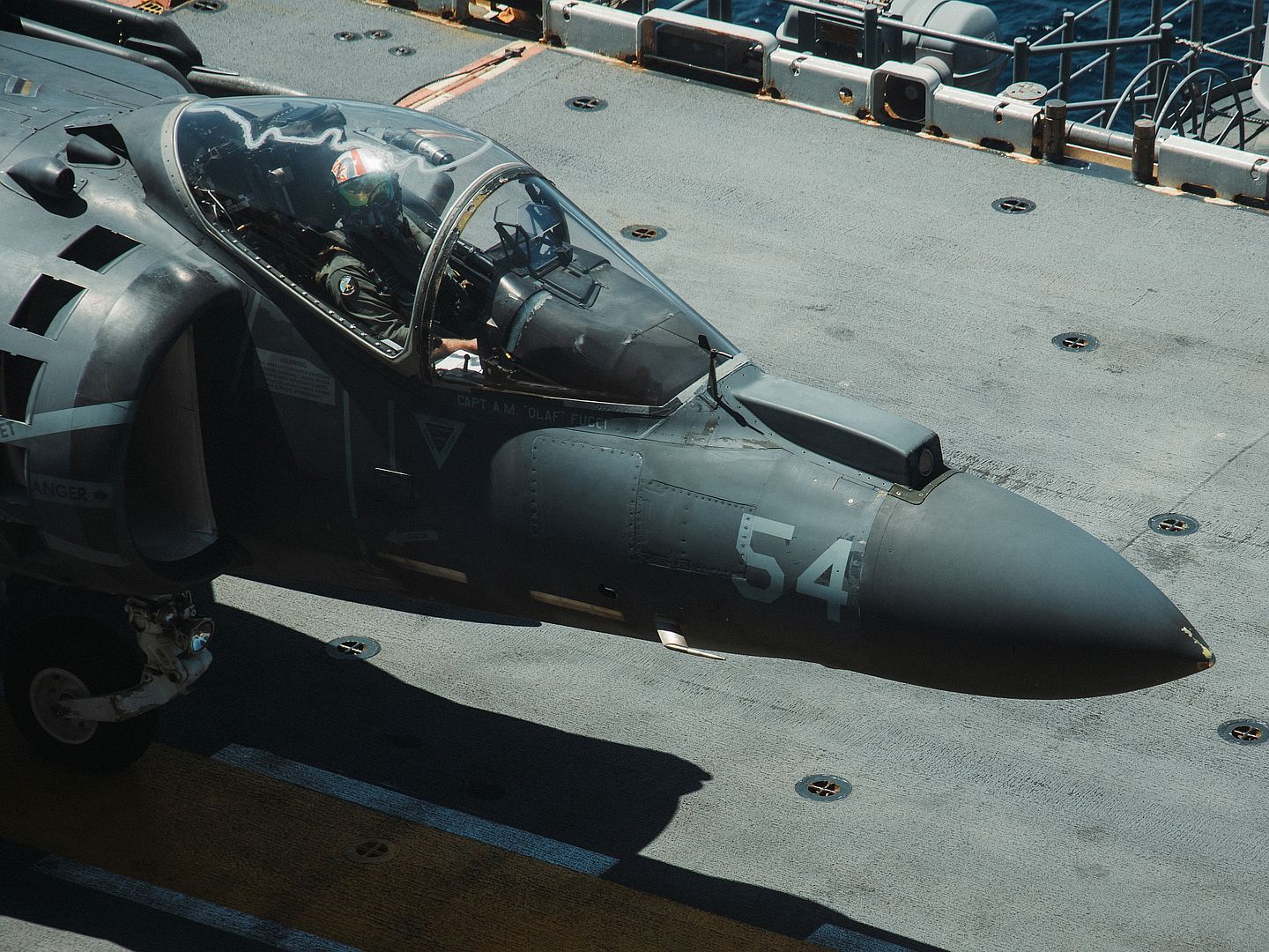 2e586b95b25c 2e586b95b25c