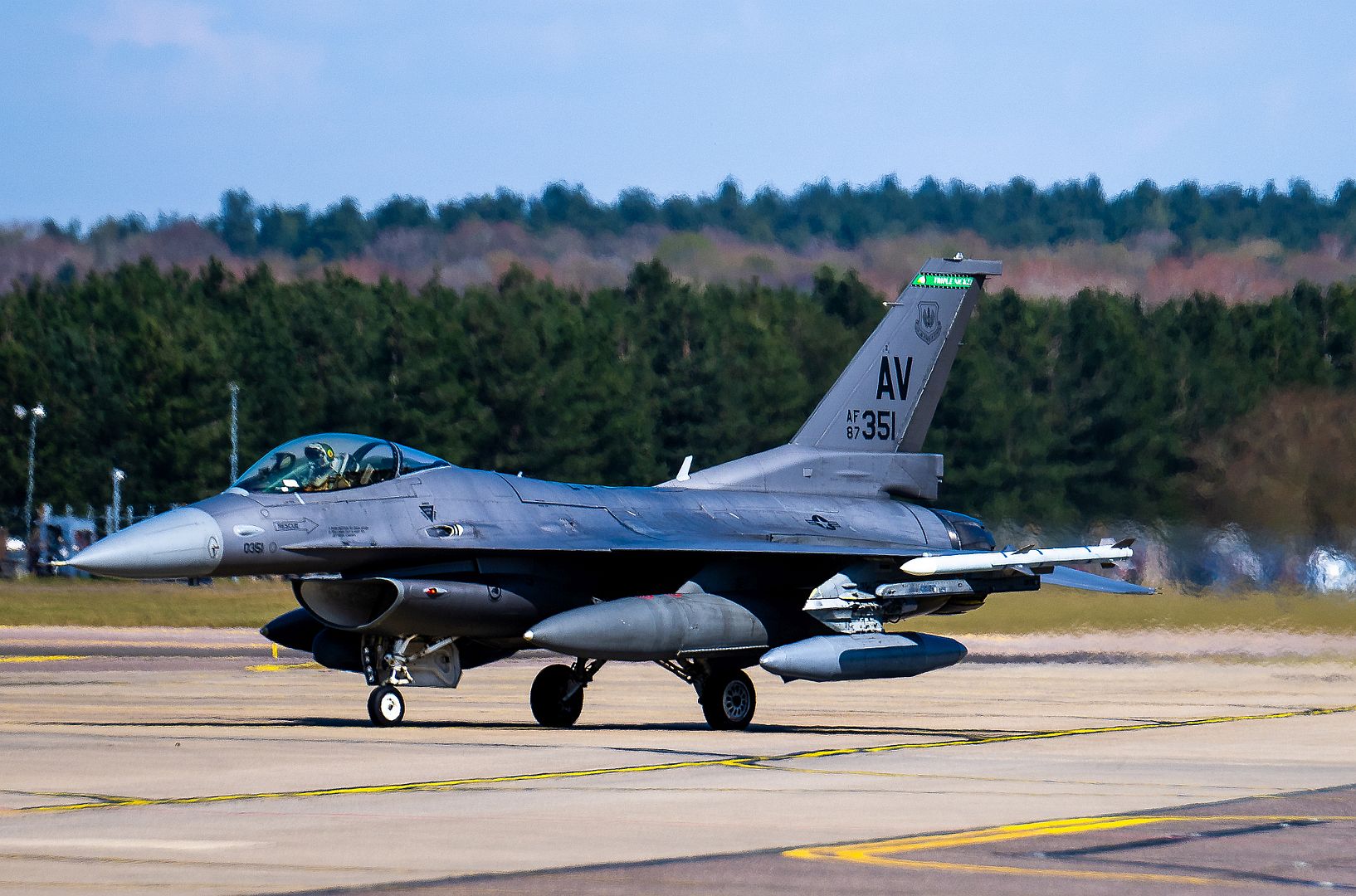 C77389cc3045 C77389cc3045