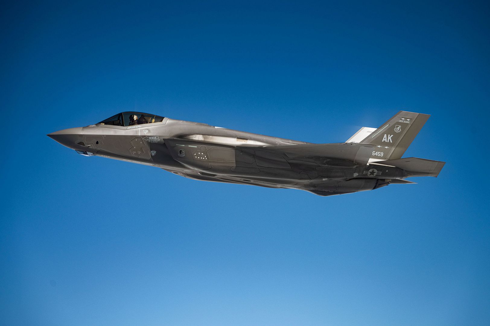 84dfe332cada 84dfe332cada