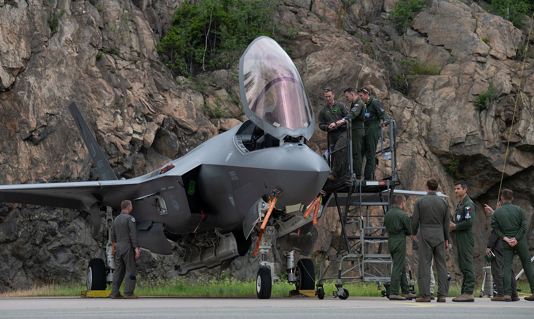 996434417778 996434417778