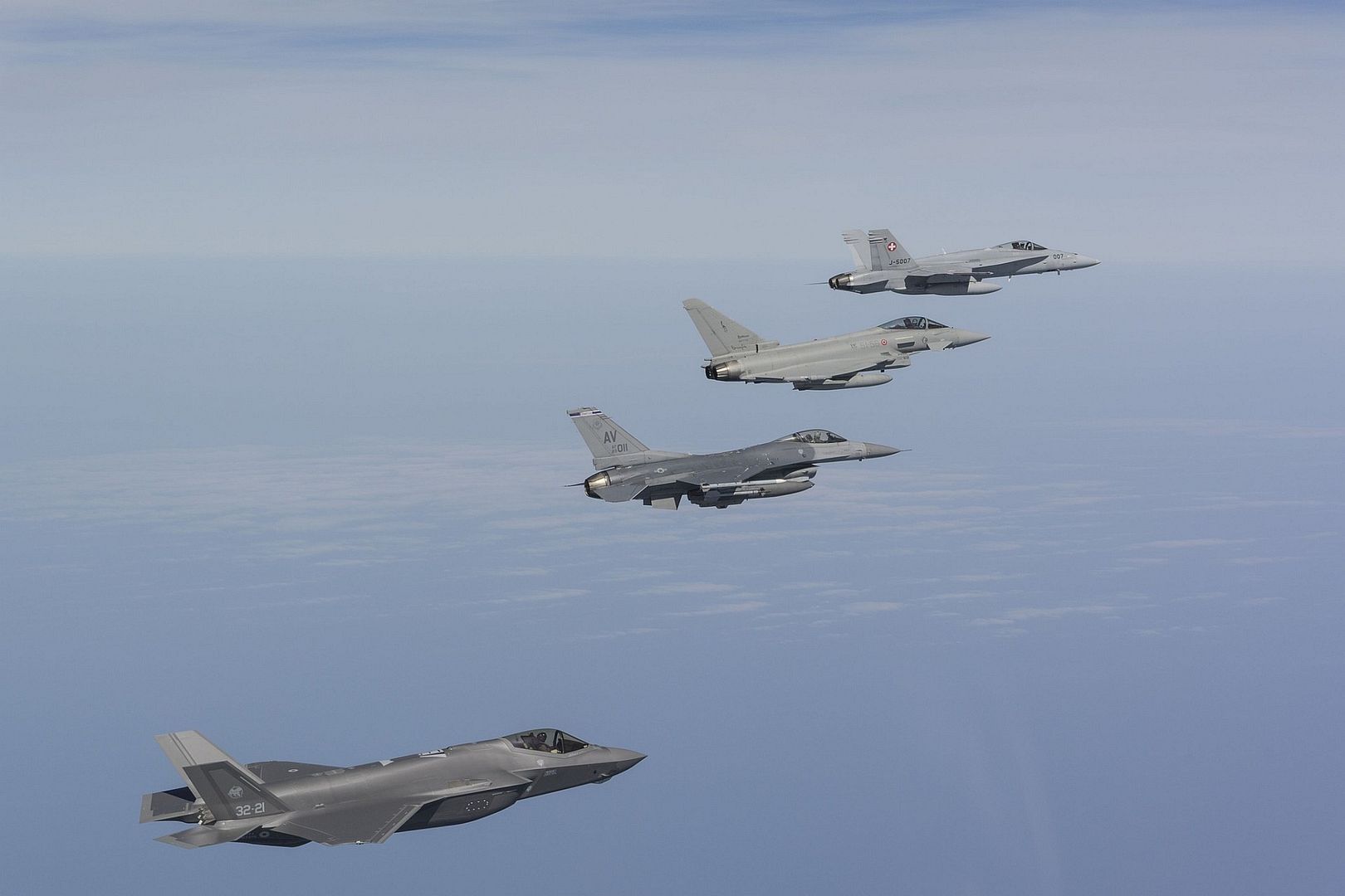 Ce7482b9cc7e Ce7482b9cc7e