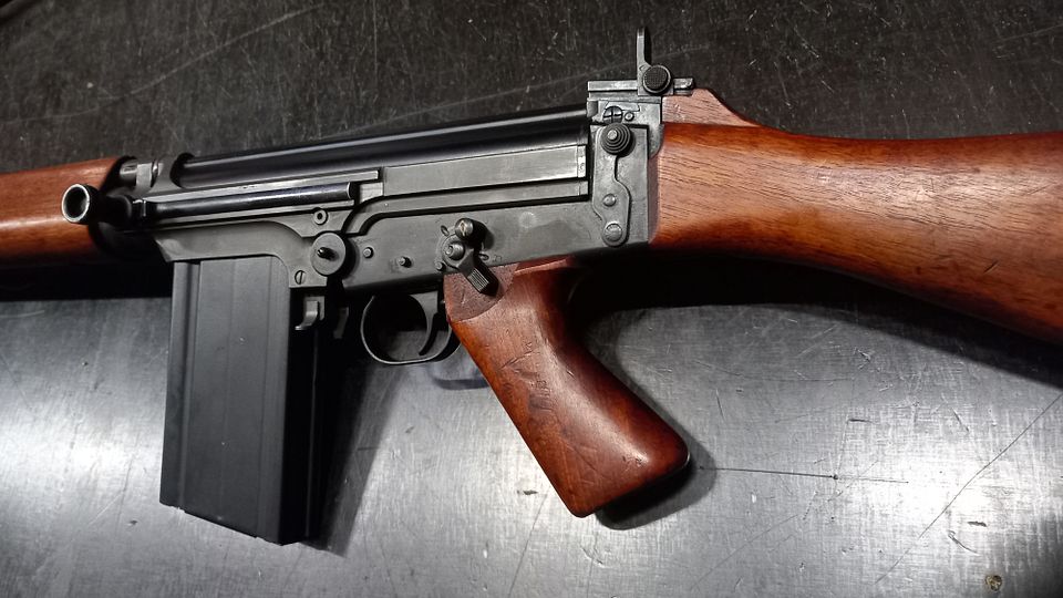 Experimental FN FAL, very odd. All info welcome | The FAL Files