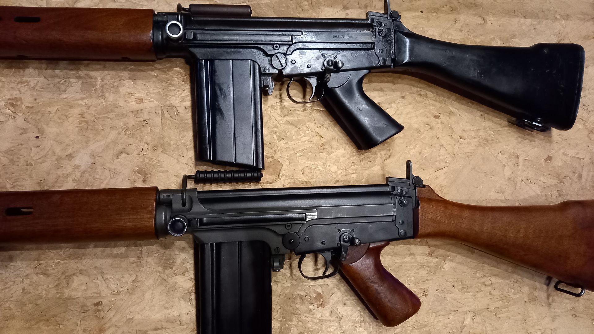 The MECAR reference collection: FAL serial E232 Luxembourg trial ...