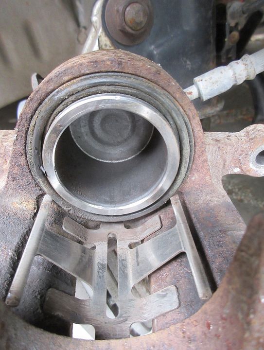 224Front brake caliper pistons