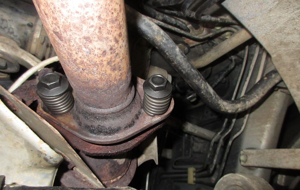 207Exhaust pipe bolts and springs