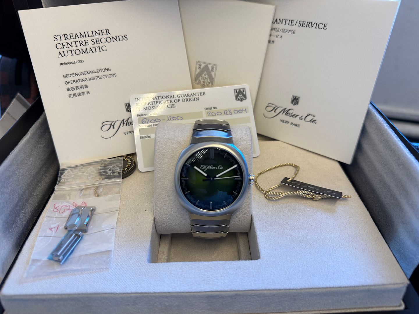 H. Moser & Cie Streamliner Centre Seconds 6200-1200 Green Dragon Serviced