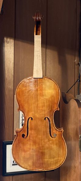 Handmade five-string viola, handcrafted in Oregon of European Maple and Spruce by Artisanal Luthier, Chet Bishop