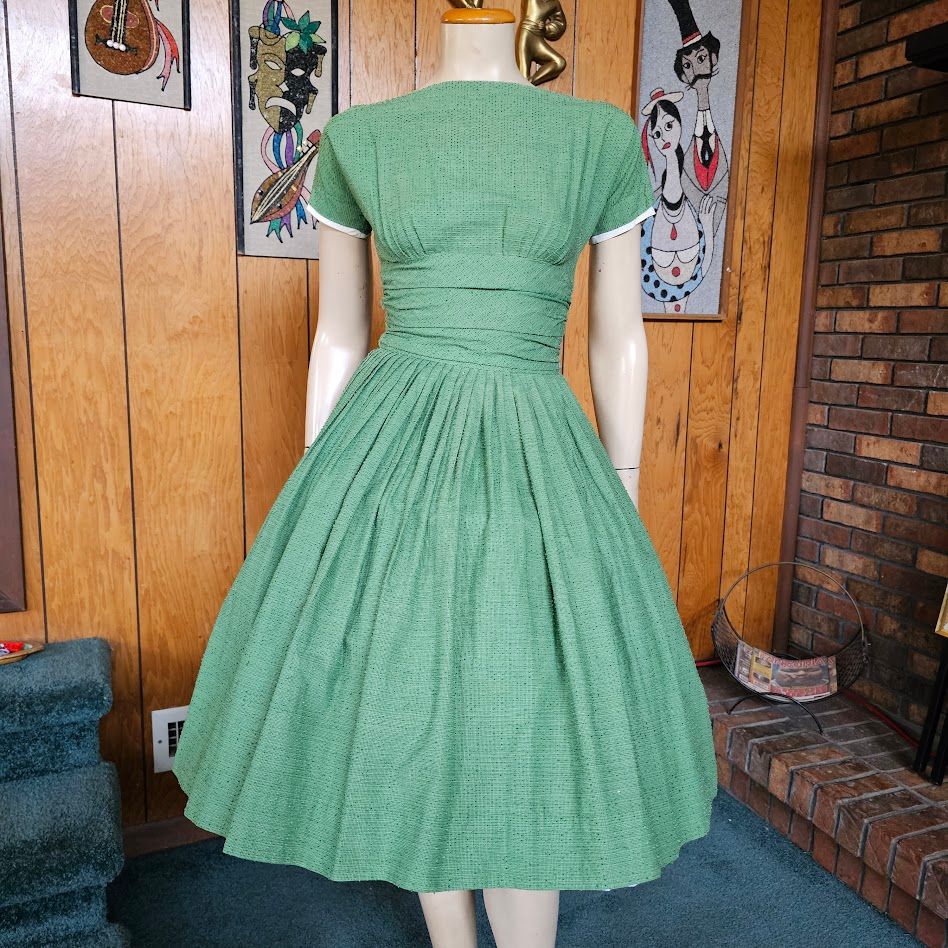 green emerald velvet dress Removable Sleeve Ball Gown Sage Dress – Lisposa main image 1