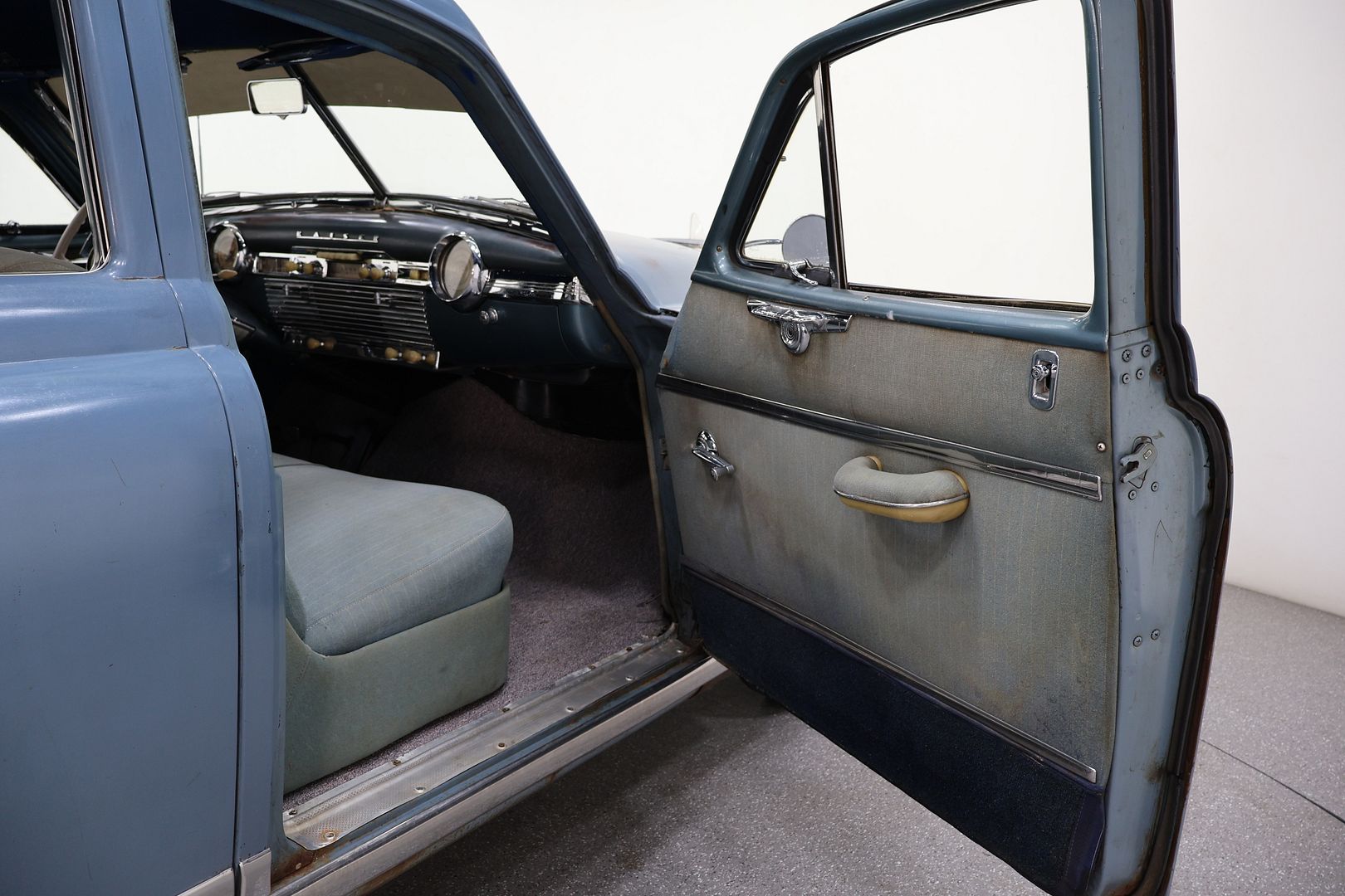 1949 Kaiser Virginian