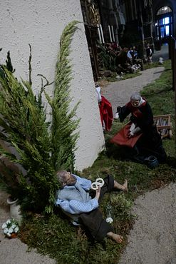 Dom - Brezelesser und Mönch