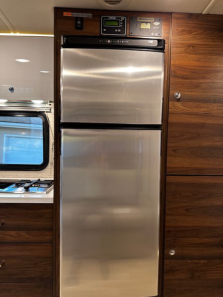 b69fe6fe-34d9-42a0-ba19-86708cab6499