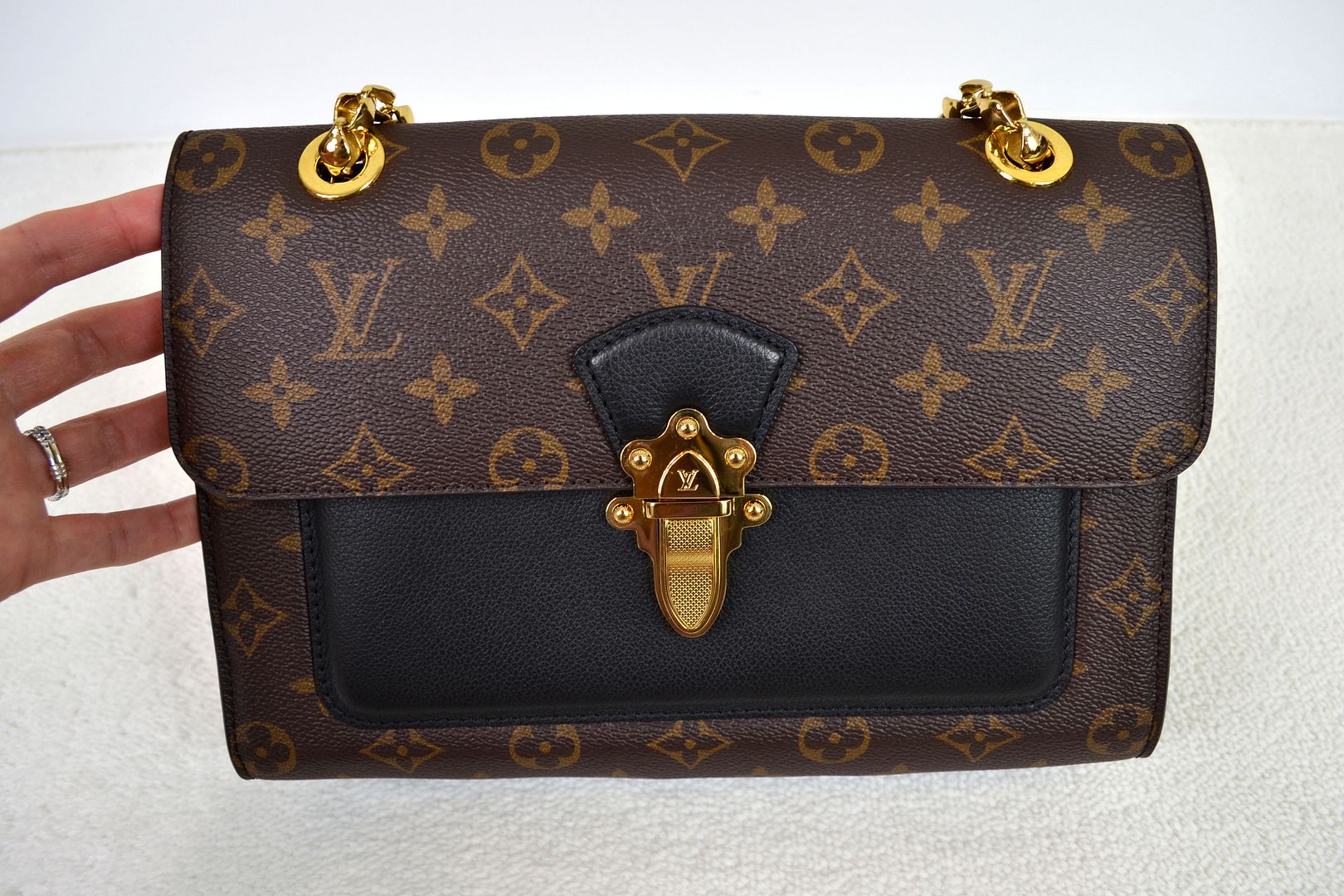 Louis Vuitton Victoire Monogram Black Leather Chain Shoulder Bag