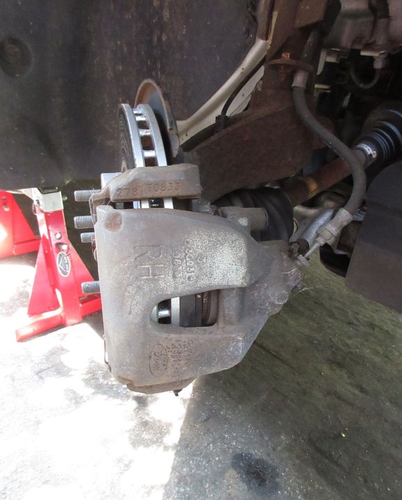 195Right front brake caliper