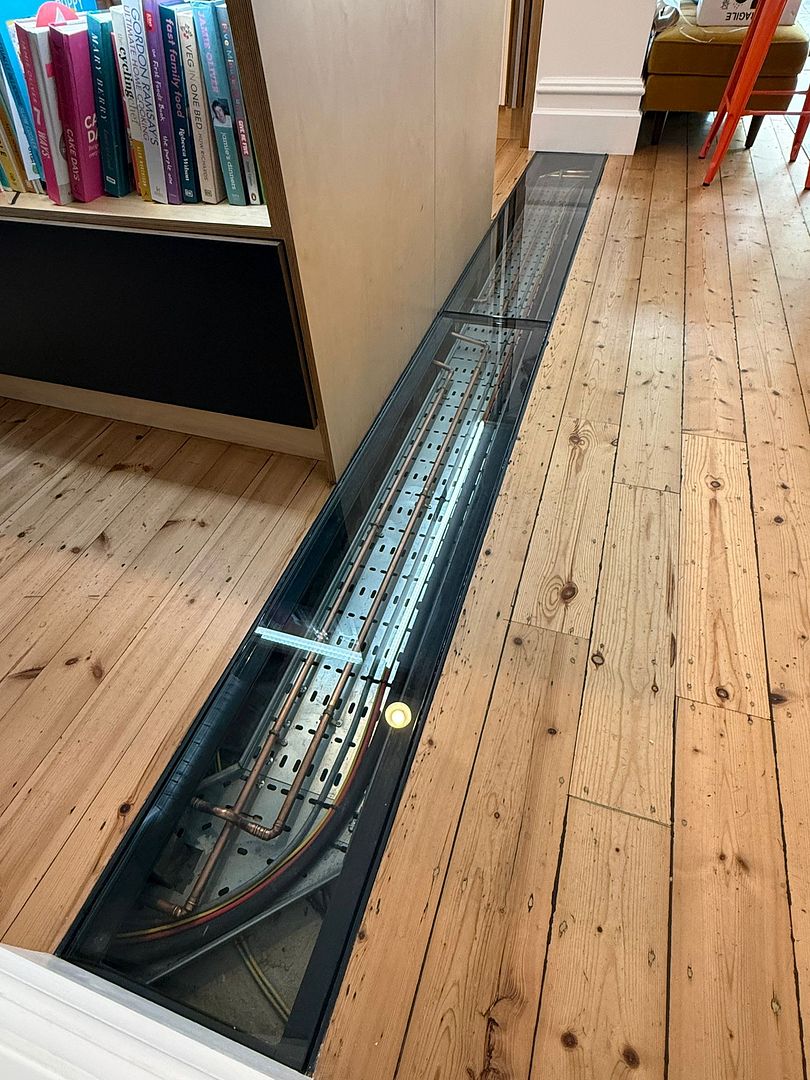 floor-glass-kitchen-feature