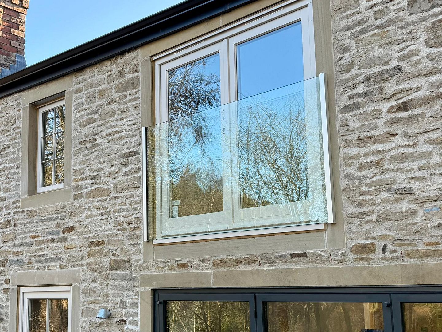 frameless-juliet-balcony-installation