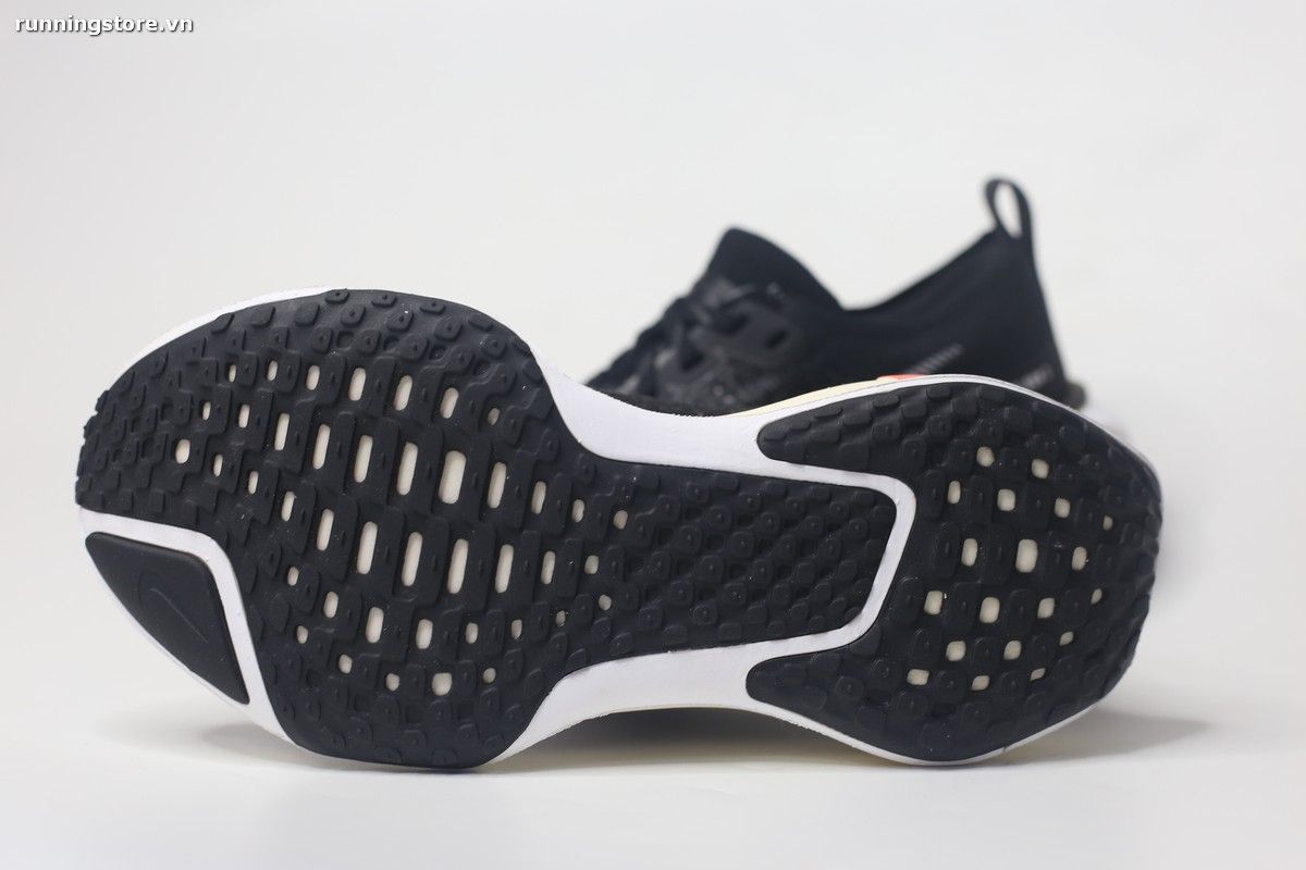 Nike Invincible 3 W- Black/Dark Grey/White DR2660-001