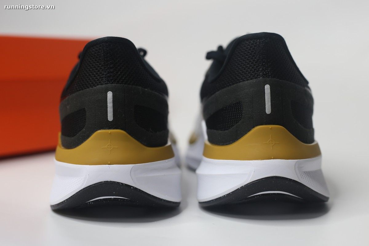 Nike Structure 25 Air Zoom- Summit White Bronzine DJ7883-103