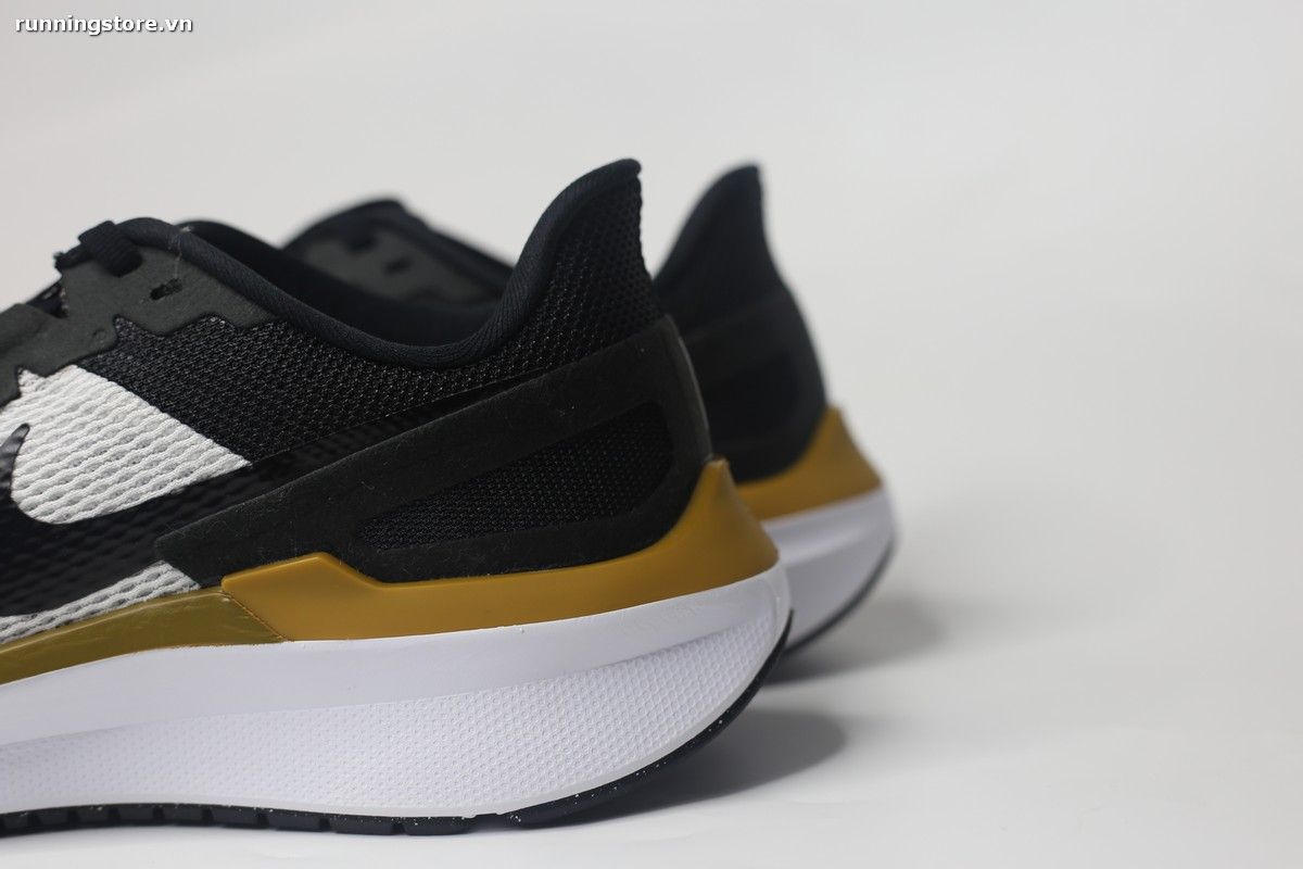Nike Structure 25 Air Zoom- Summit White Bronzine DJ7883-103