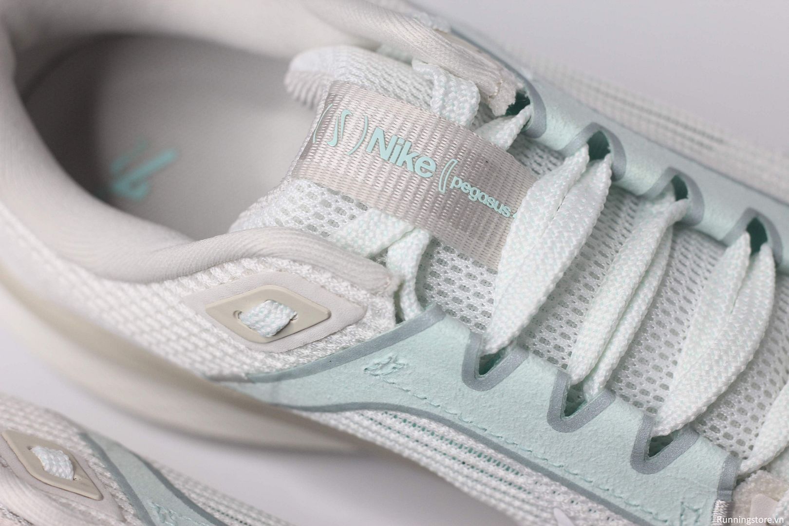 Nike Pegasus 40 Premium W Air Zoom ‘Phantom Jade Ice’ FN7629-030