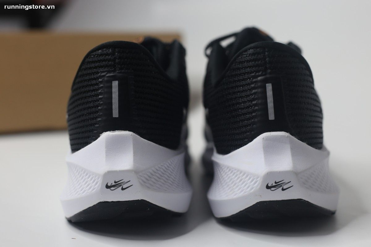 Nike Pegasus 40 Air Zoom PRM- Back/ White FB7179-001