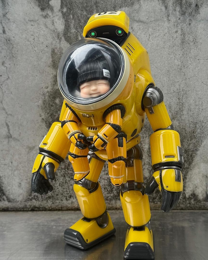 BC-1 Industrial Yellow Returns… Molding Mule’s Baby Carrier Droid Levels Up!