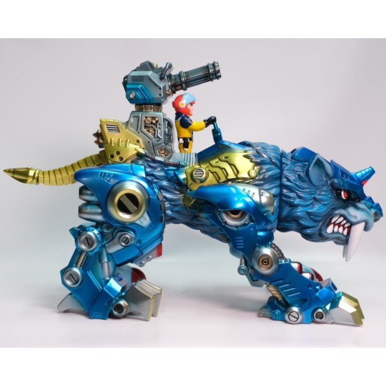 Dino Fighter The Sabretooth side view showing mechanical legs and mounted weaponry