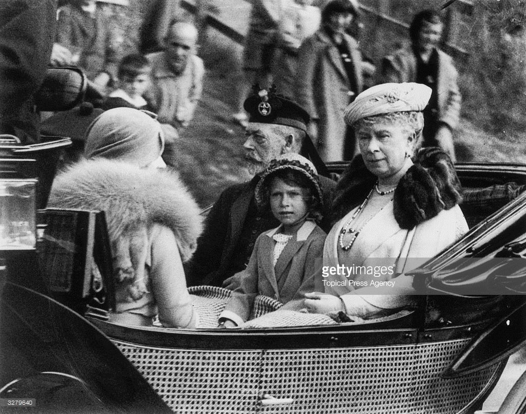 Emeralds 1932 and identify brooch on hat 3279640_zpspt568cjs