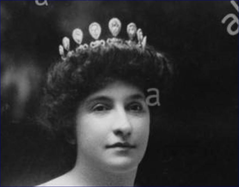 Cartier necklace as a tiara_zps44mqbchw