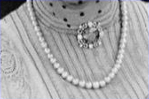 B4N9NE Aberystnyth 1911 large sapphire detail_zps9nwheize