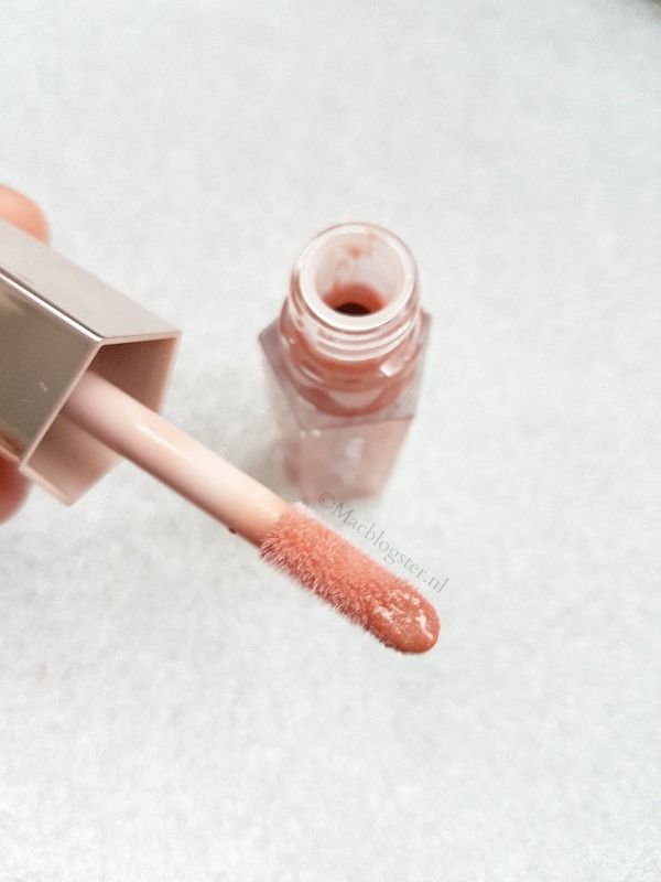 Rihanna Gloss Bomb review